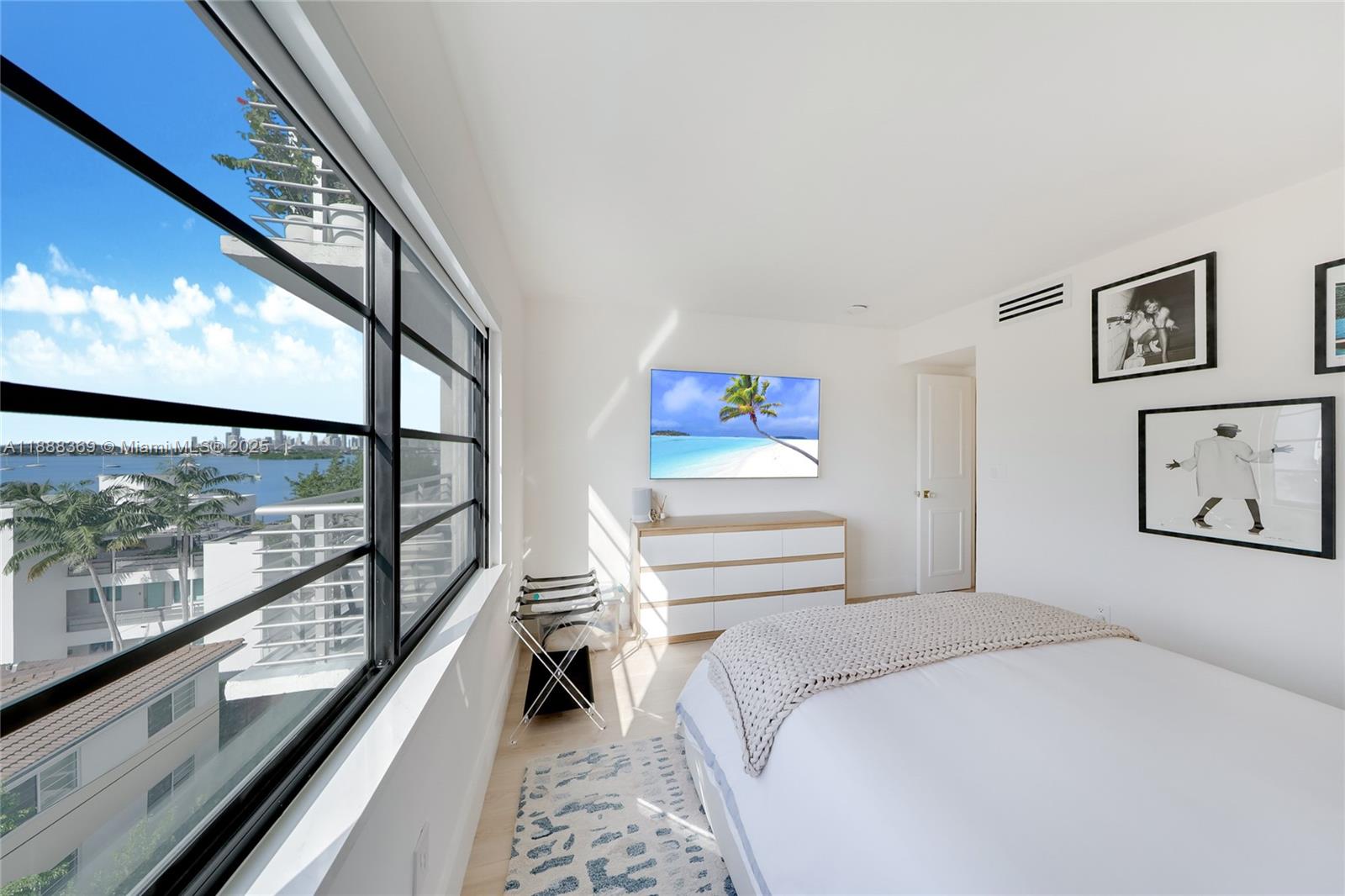 LINCOLN BAY TOWERS CONDO - Residential