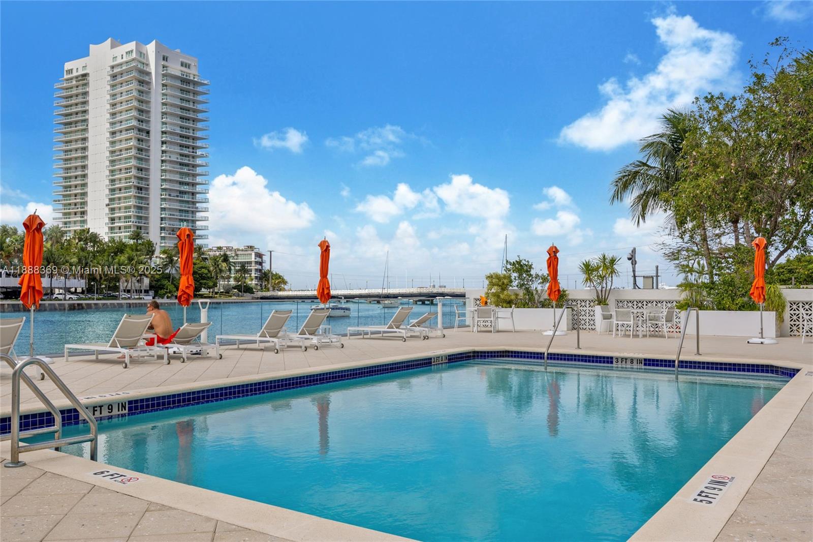 LINCOLN BAY TOWERS CONDO - Residential