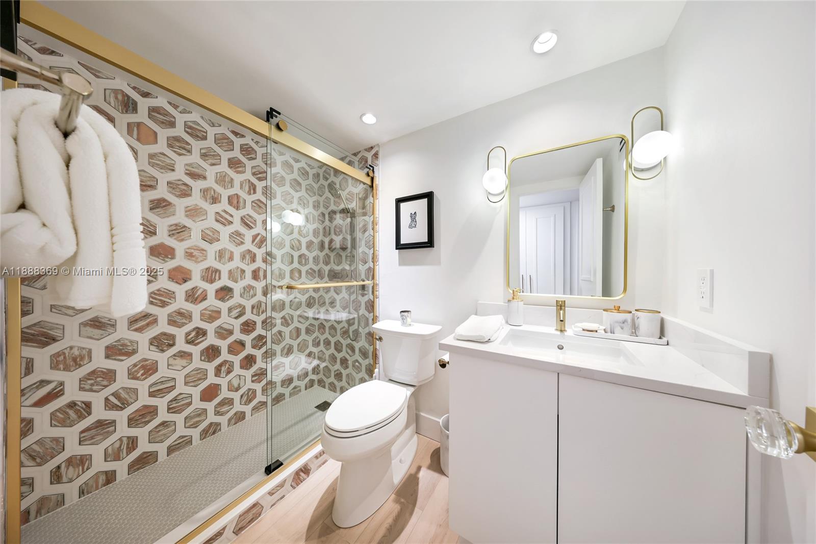 LINCOLN BAY TOWERS CONDO - Residential