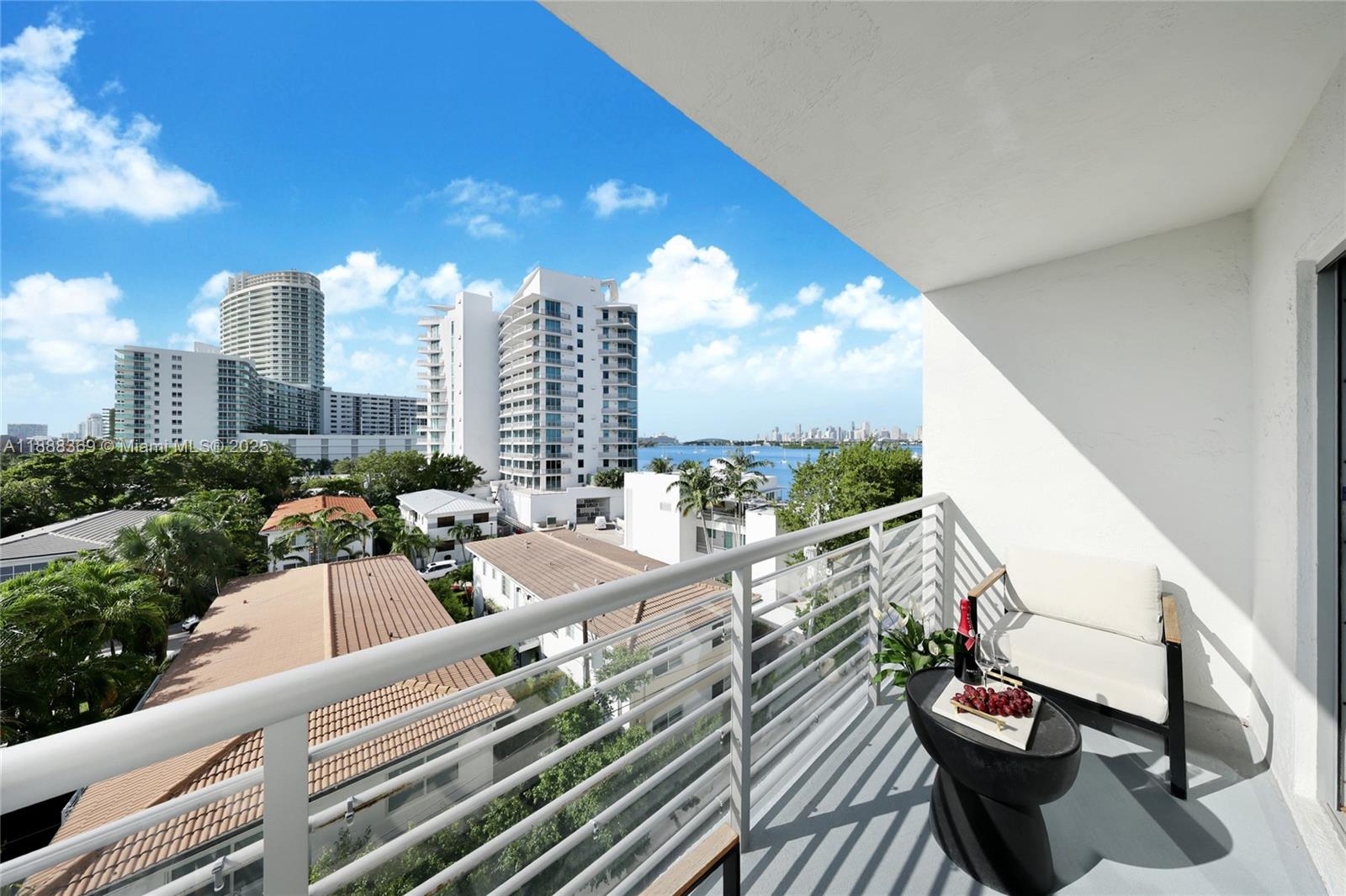 LINCOLN BAY TOWERS CONDO - Residential