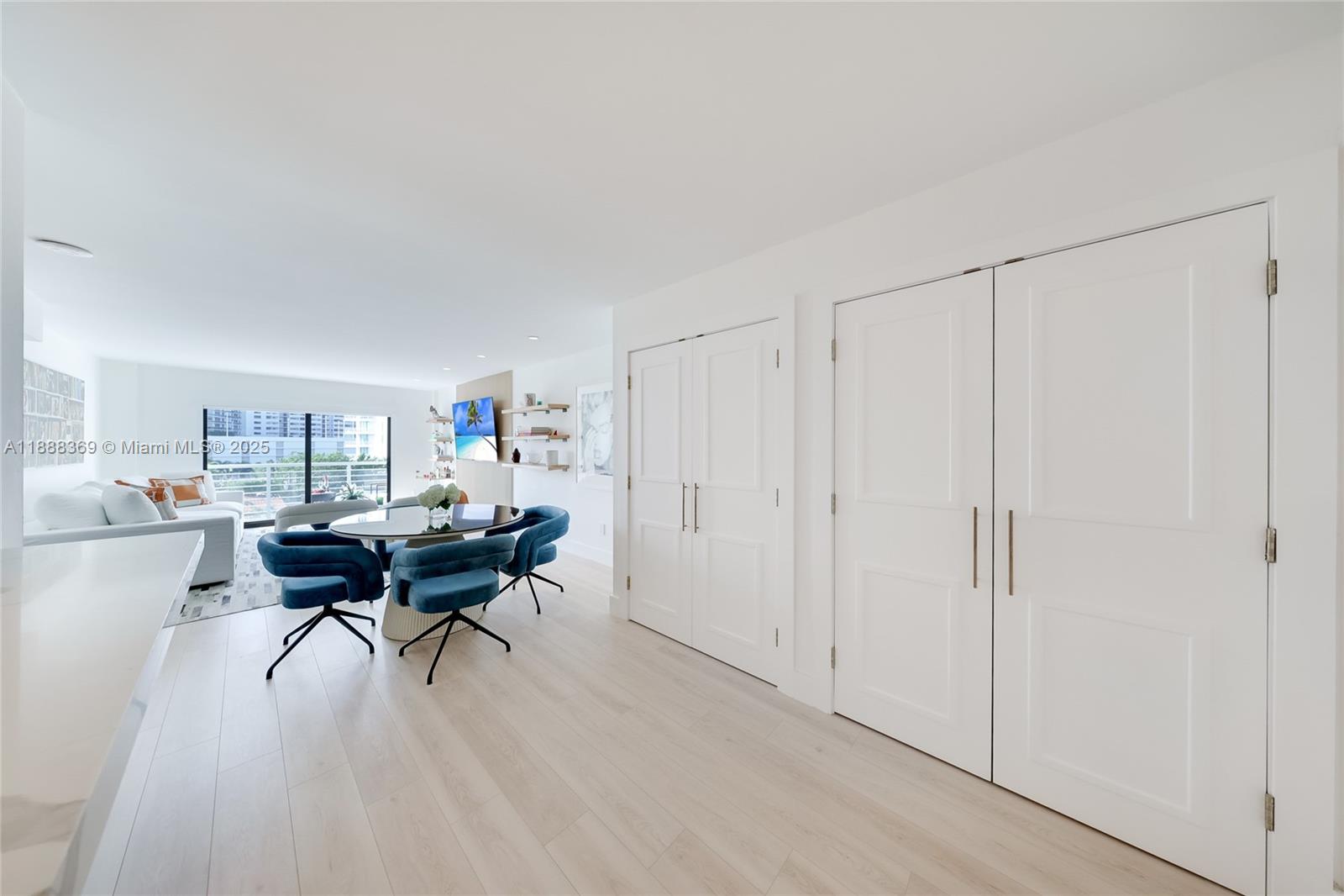 LINCOLN BAY TOWERS CONDO - Residential