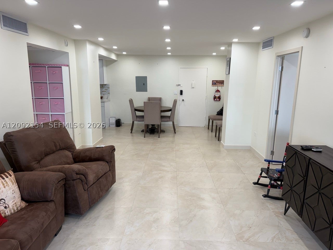 5555 Collins Ave 14G