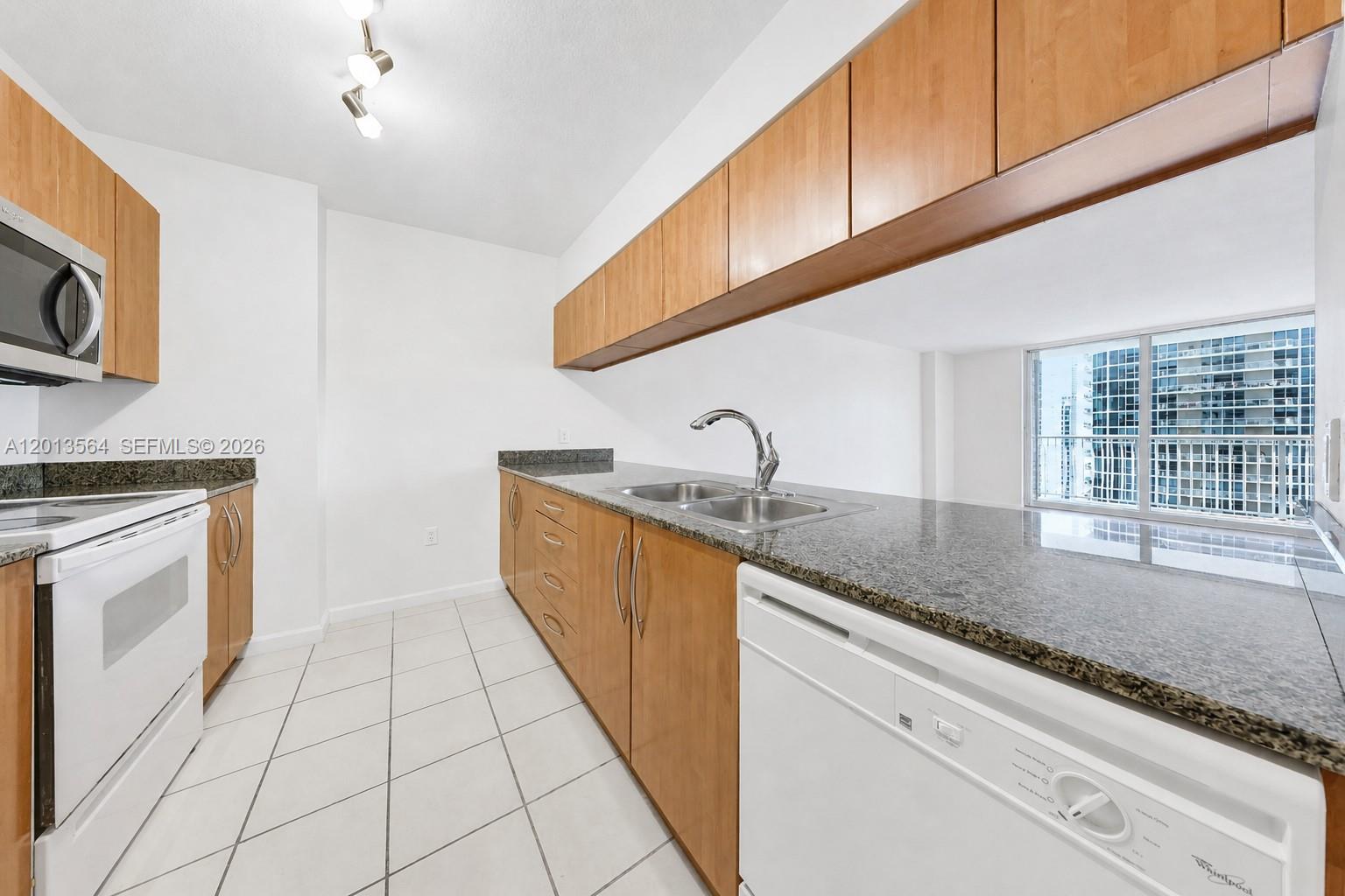 THE CLUB AT BRICKELL BAY - Residential
