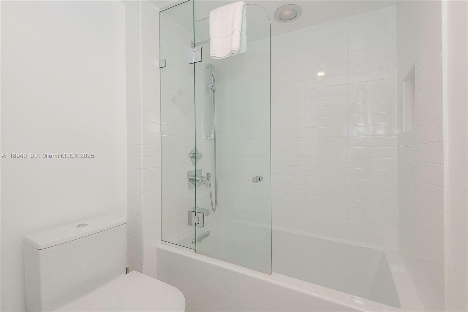 RONEY PALACE CONDO - Residential Lease
