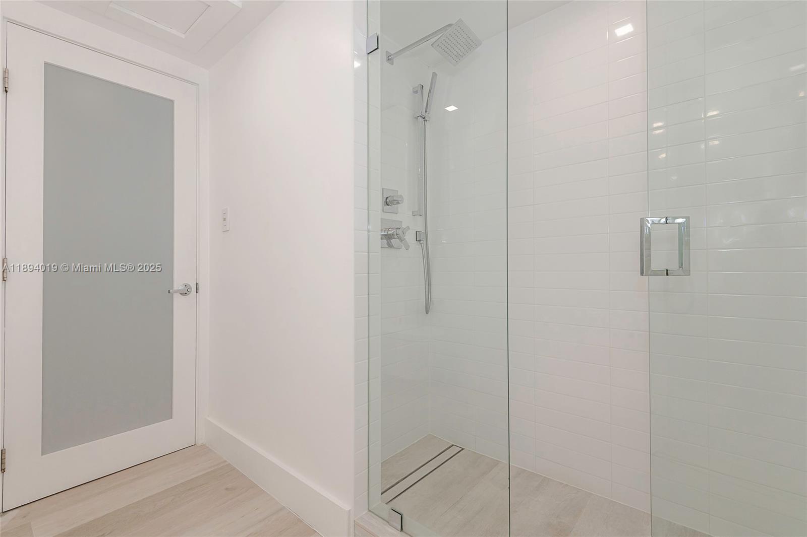 RONEY PALACE CONDO - Residential Lease