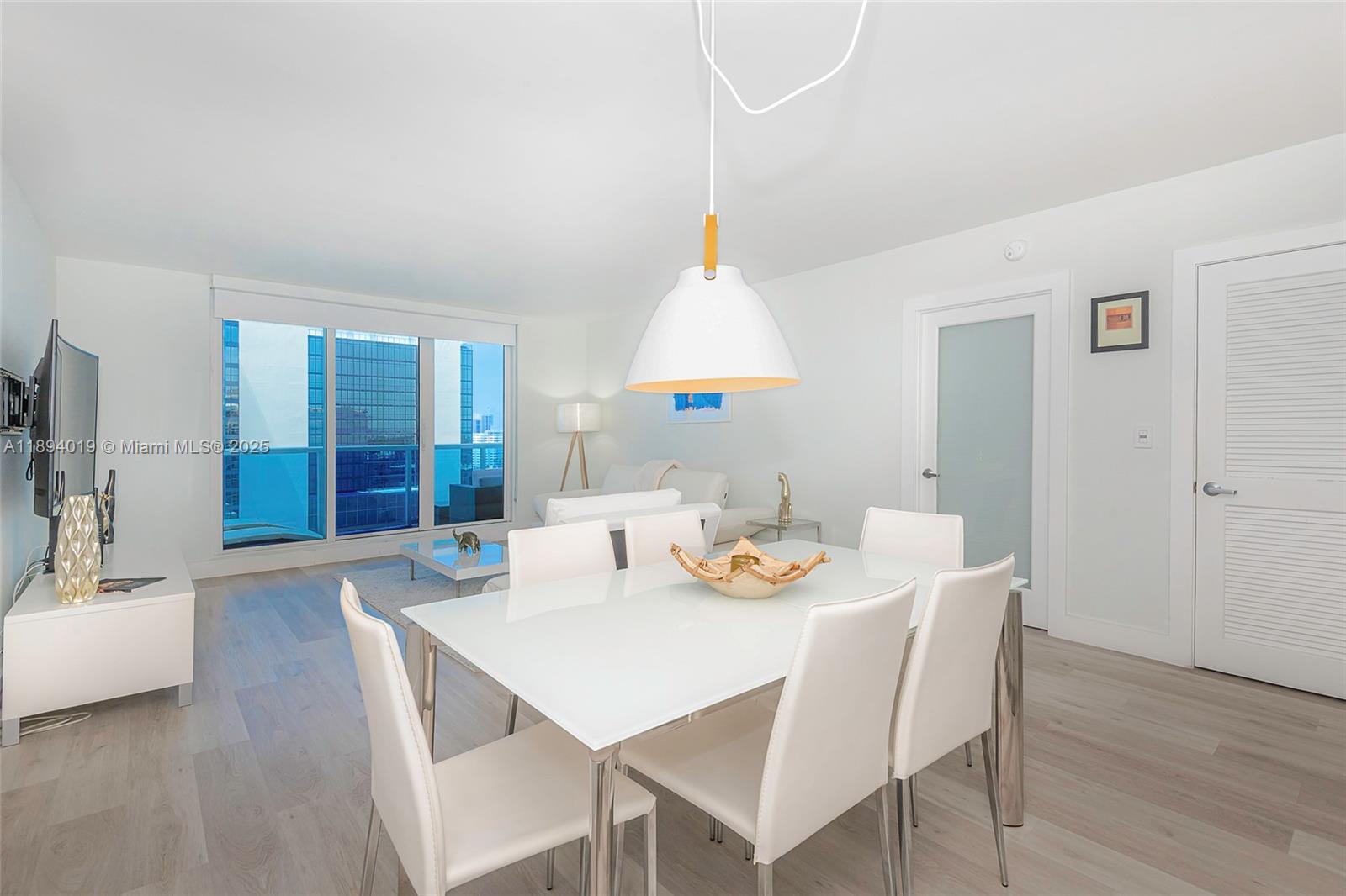 RONEY PALACE CONDO - Residential Lease