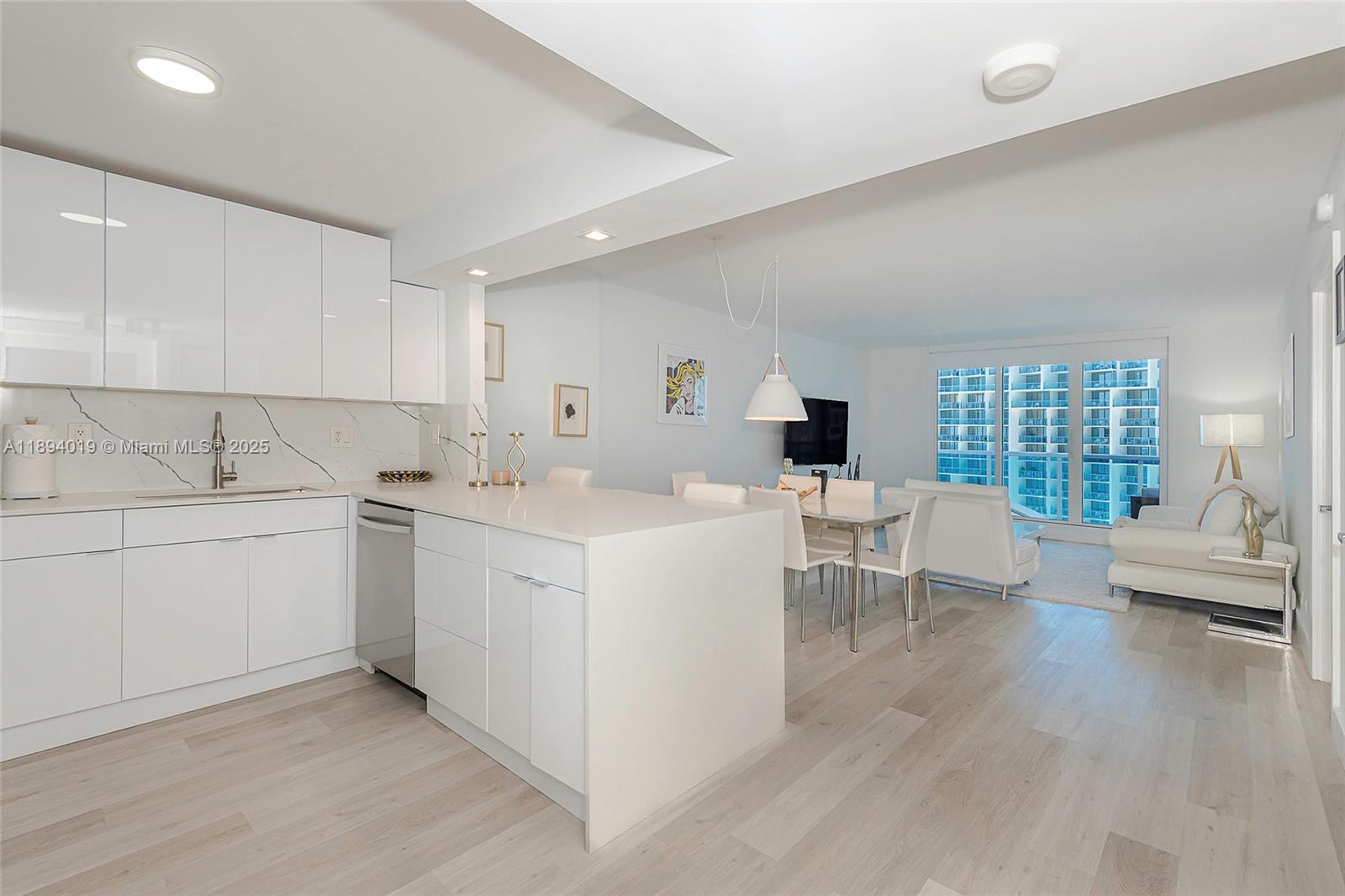RONEY PALACE CONDO - Residential Lease