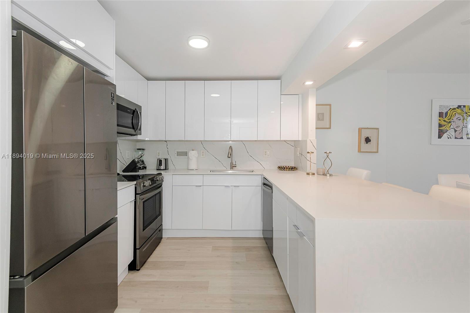 RONEY PALACE CONDO - Residential Lease