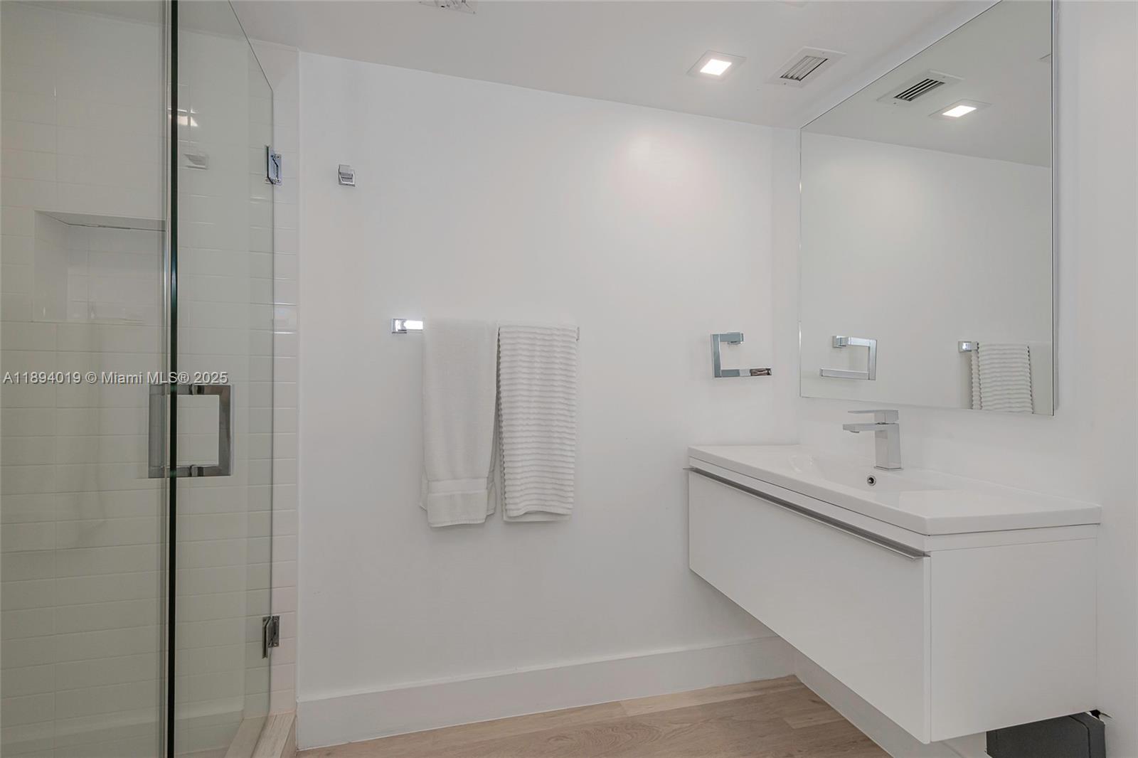 RONEY PALACE CONDO - Residential Lease
