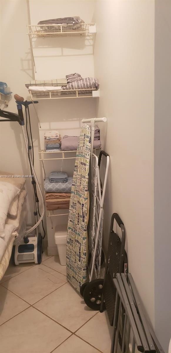 SEA AIR TOWERS CONDO - Residential Lease