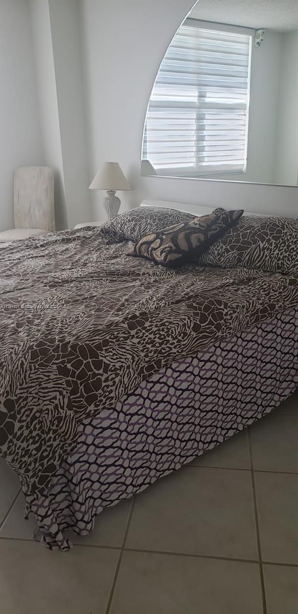 SEA AIR TOWERS CONDO - Residential Lease