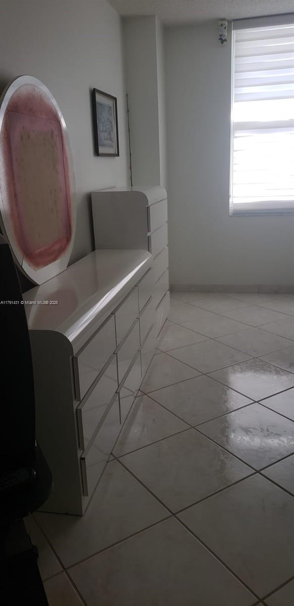 SEA AIR TOWERS CONDO - Residential Lease