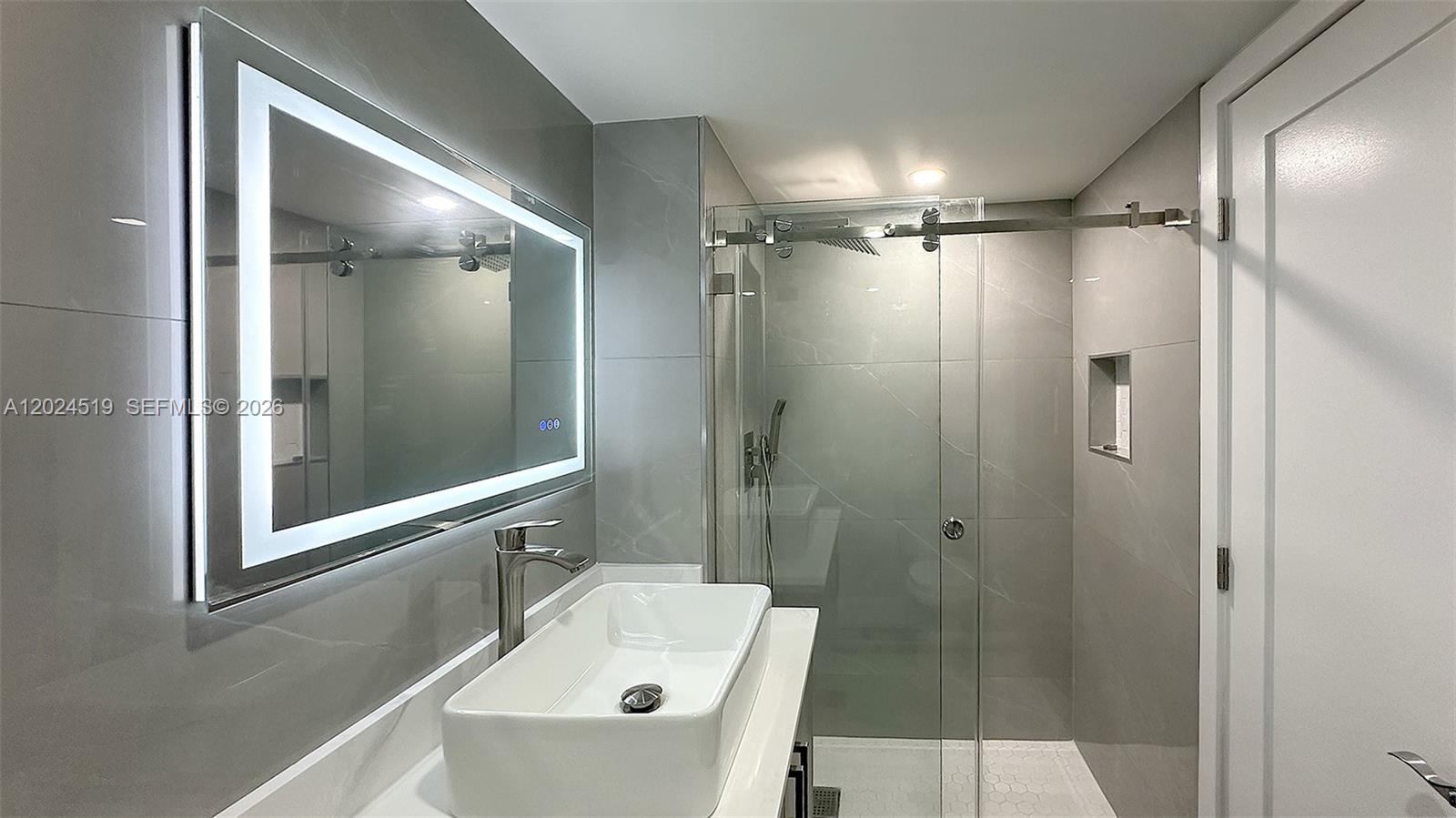 COMMODORE PLAZA CONDO - Residential Lease
