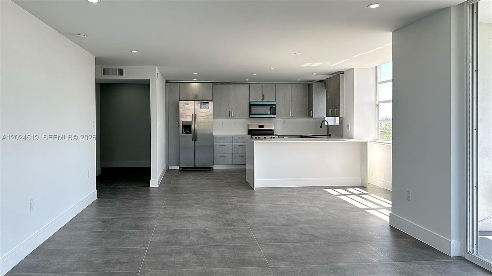 COMMODORE PLAZA CONDO - Residential Lease