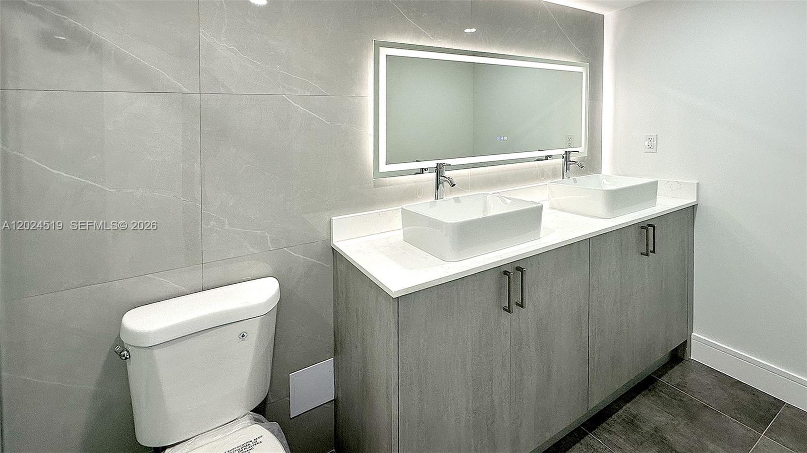 COMMODORE PLAZA CONDO - Residential Lease