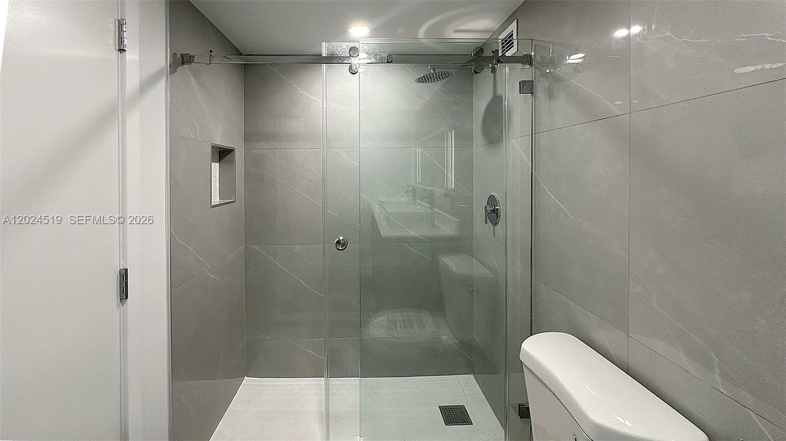 COMMODORE PLAZA CONDO - Residential Lease