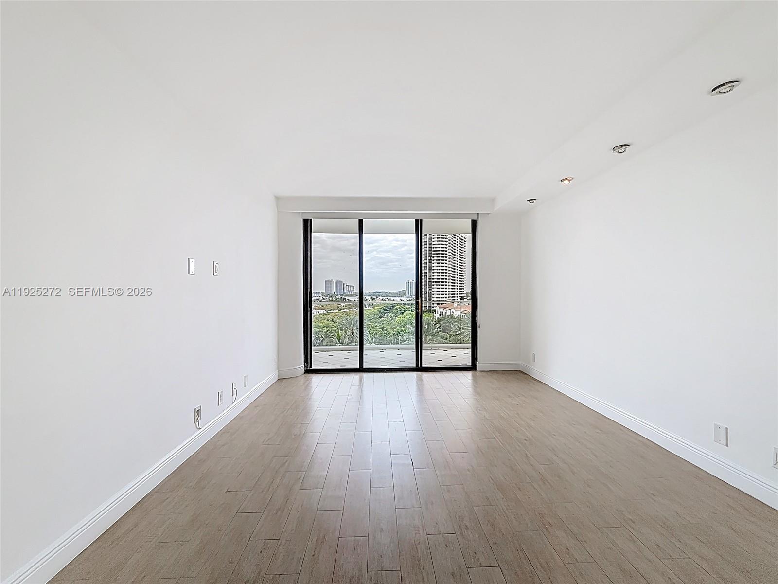 2800 ISL BLVD - Residential