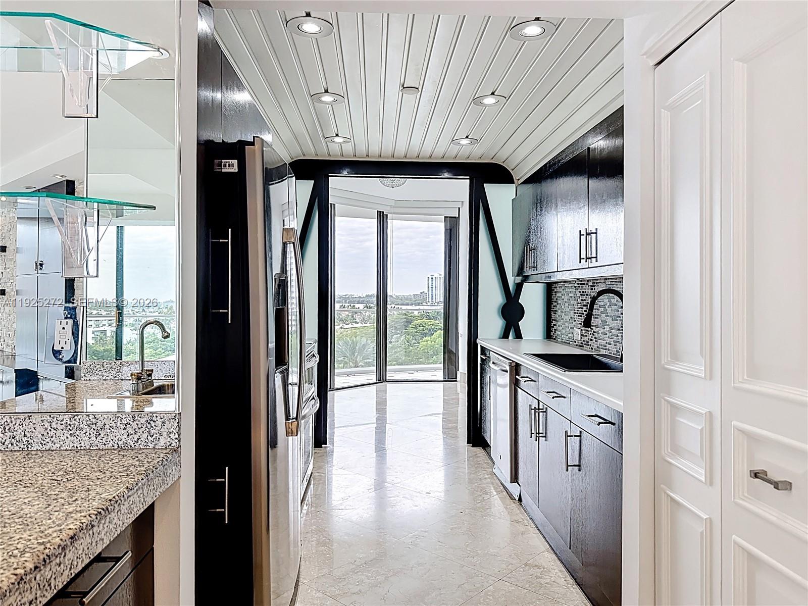 2800 ISL BLVD - Residential