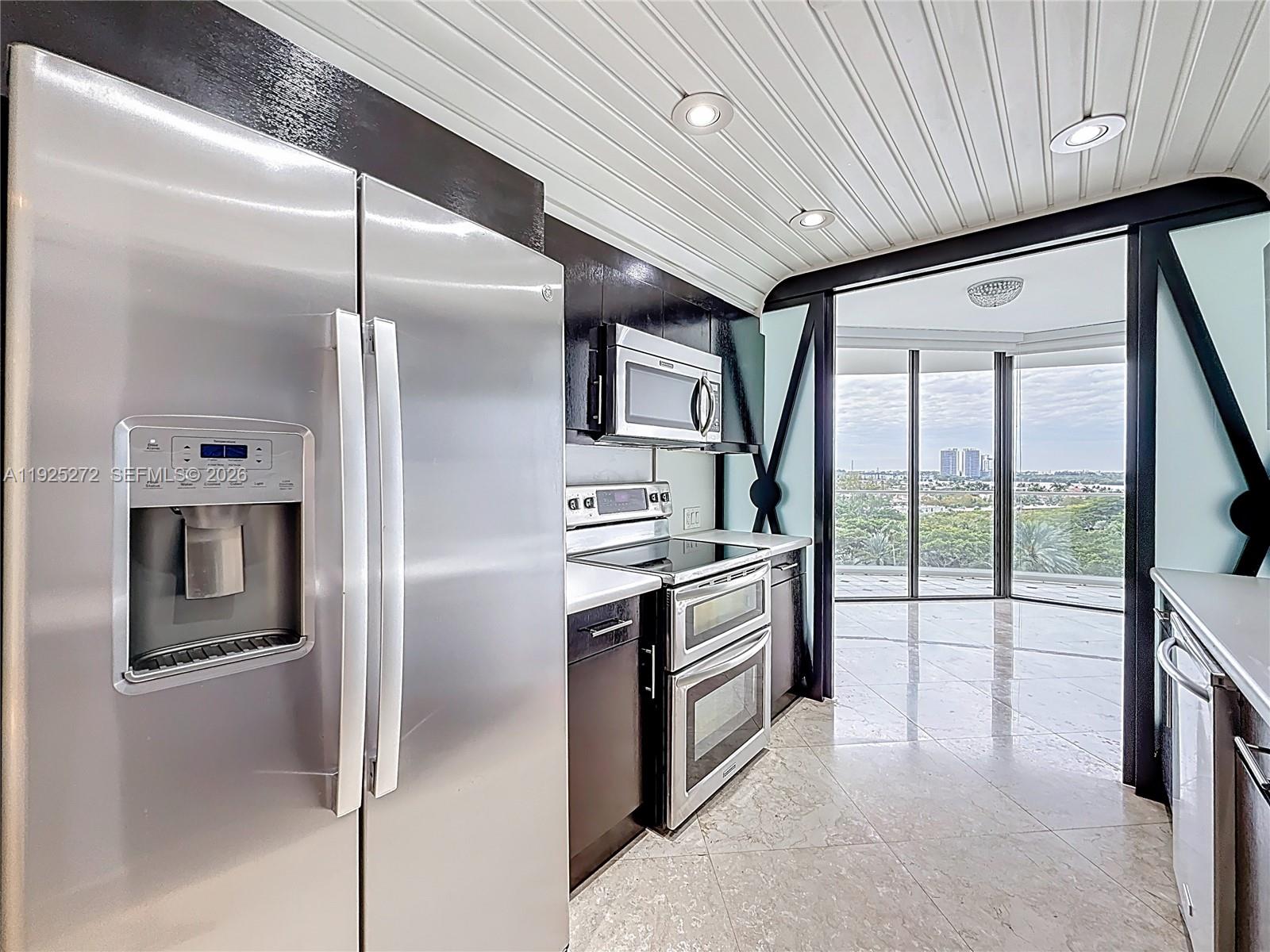 2800 ISL BLVD - Residential