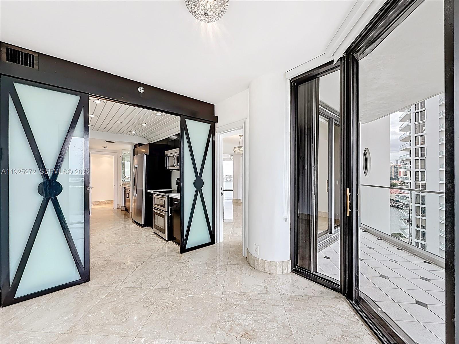 2800 ISL BLVD - Residential