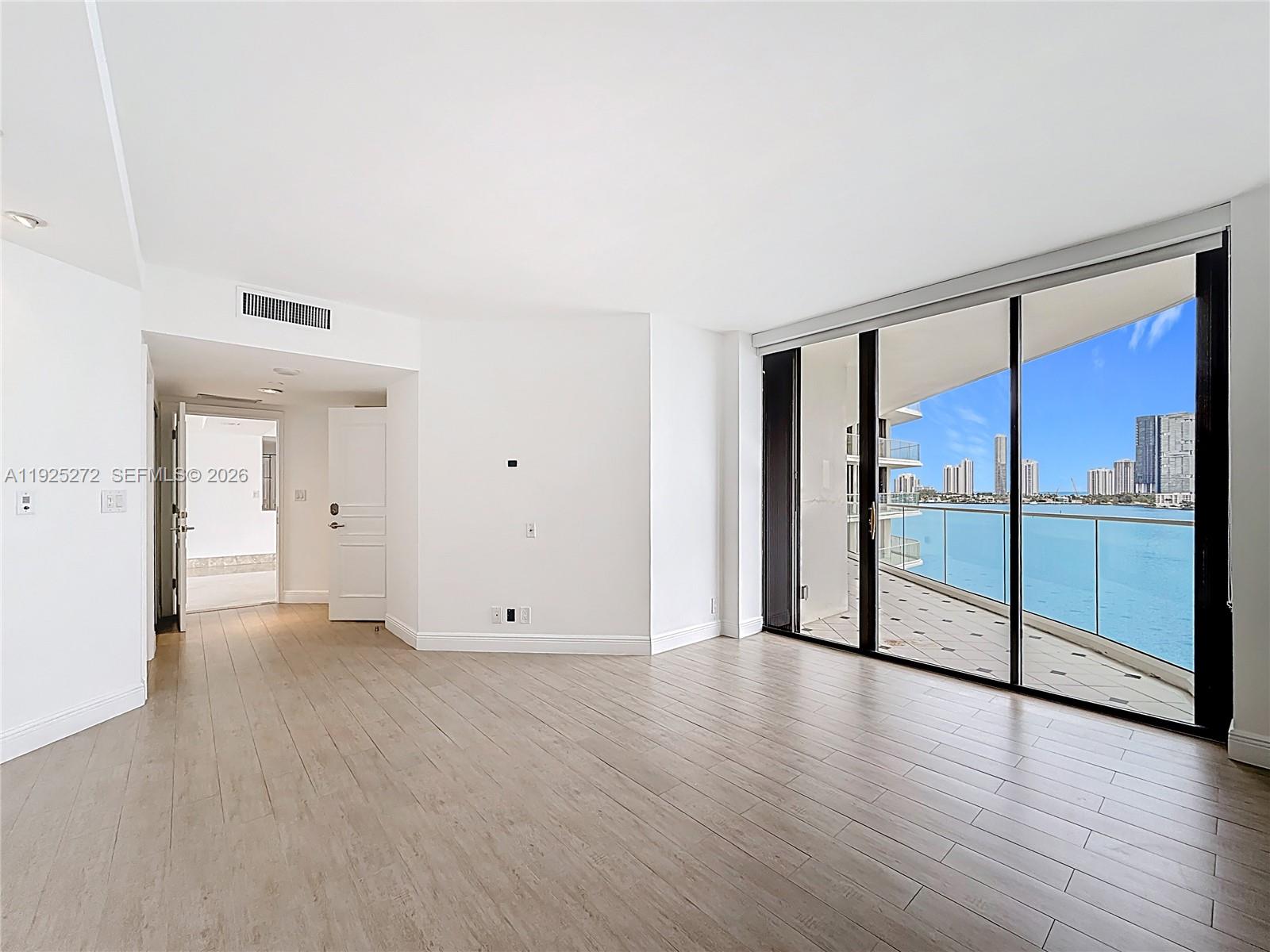 2800 ISL BLVD - Residential