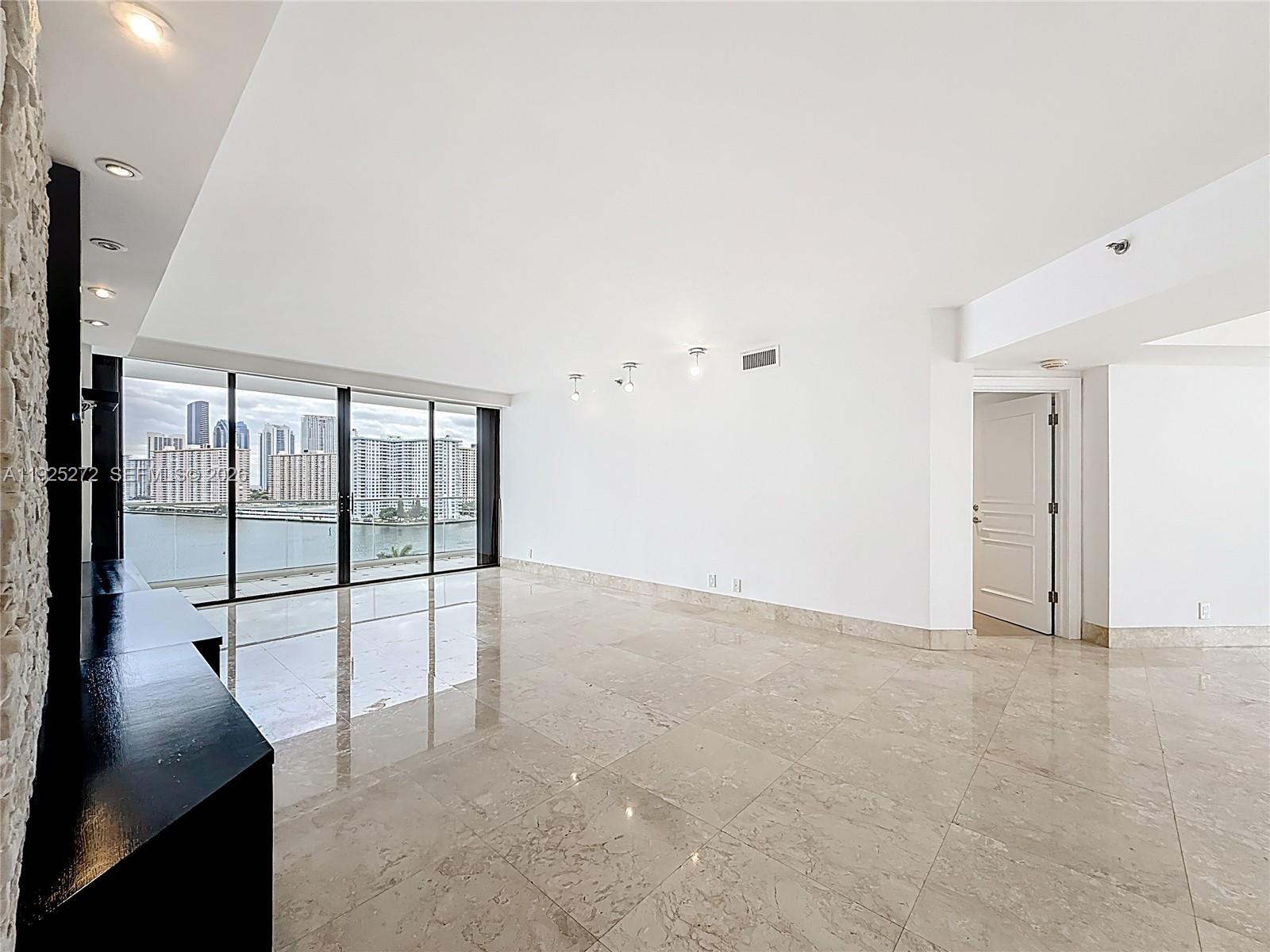 2800 ISL BLVD - Residential