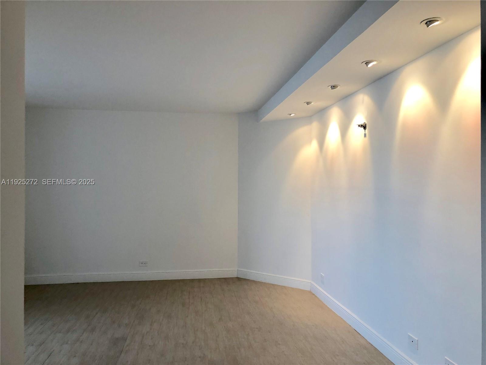 2800 ISL BLVD - Residential