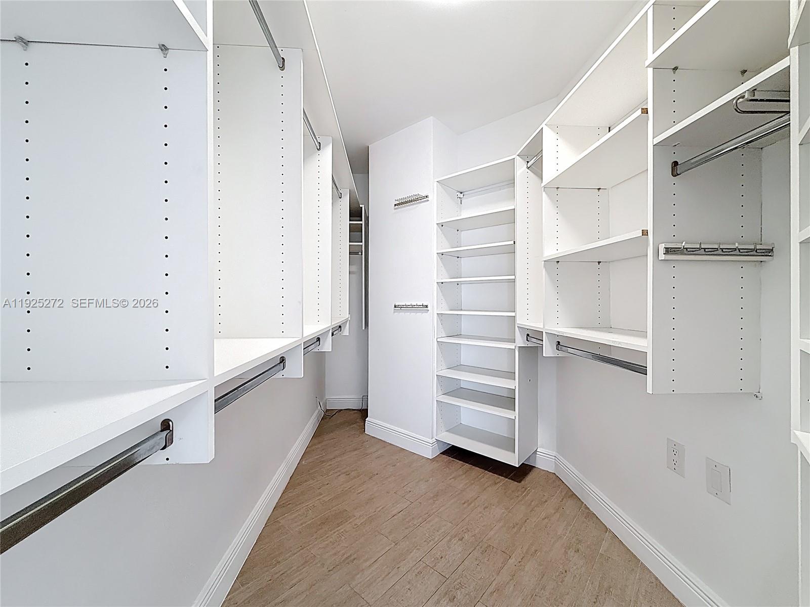 2800 ISL BLVD - Residential