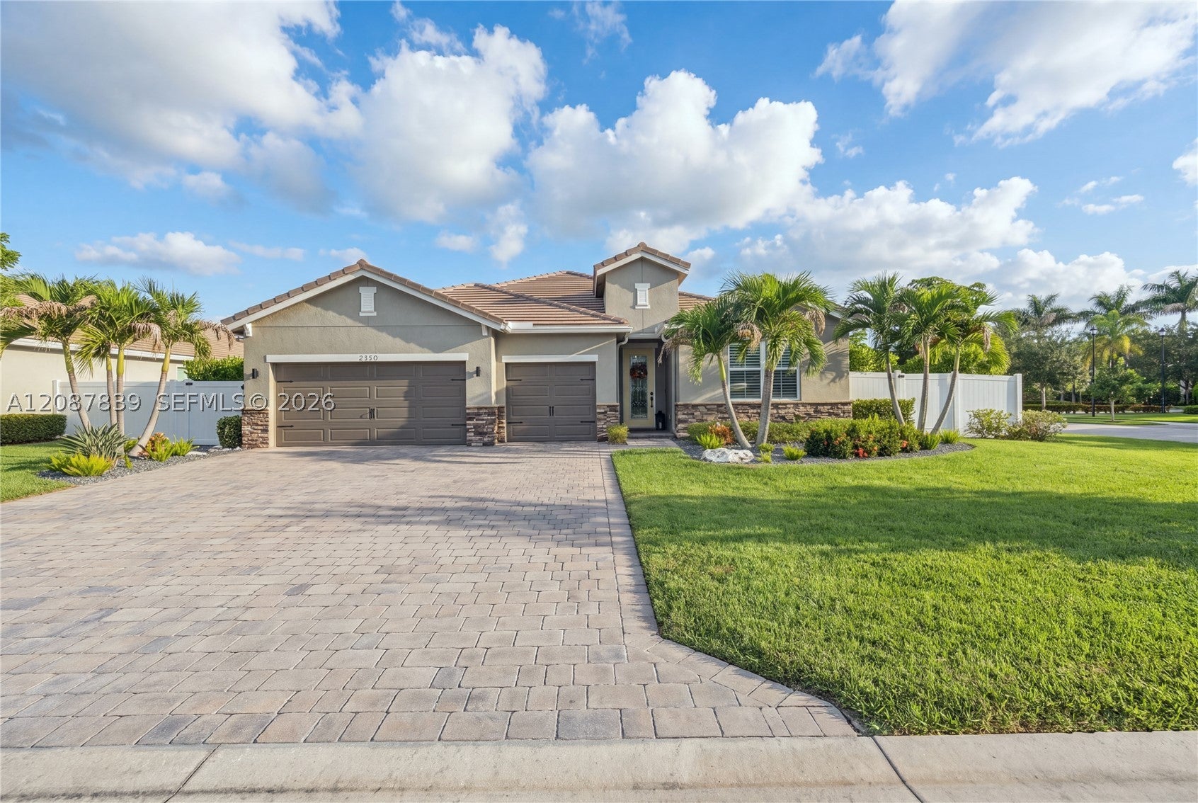 2590 SW Berry Park Cir