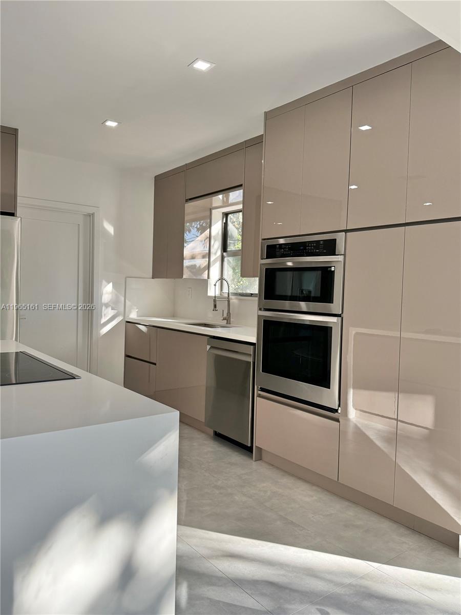 BREEZESWEPT ESTATES 1ST A - Residential