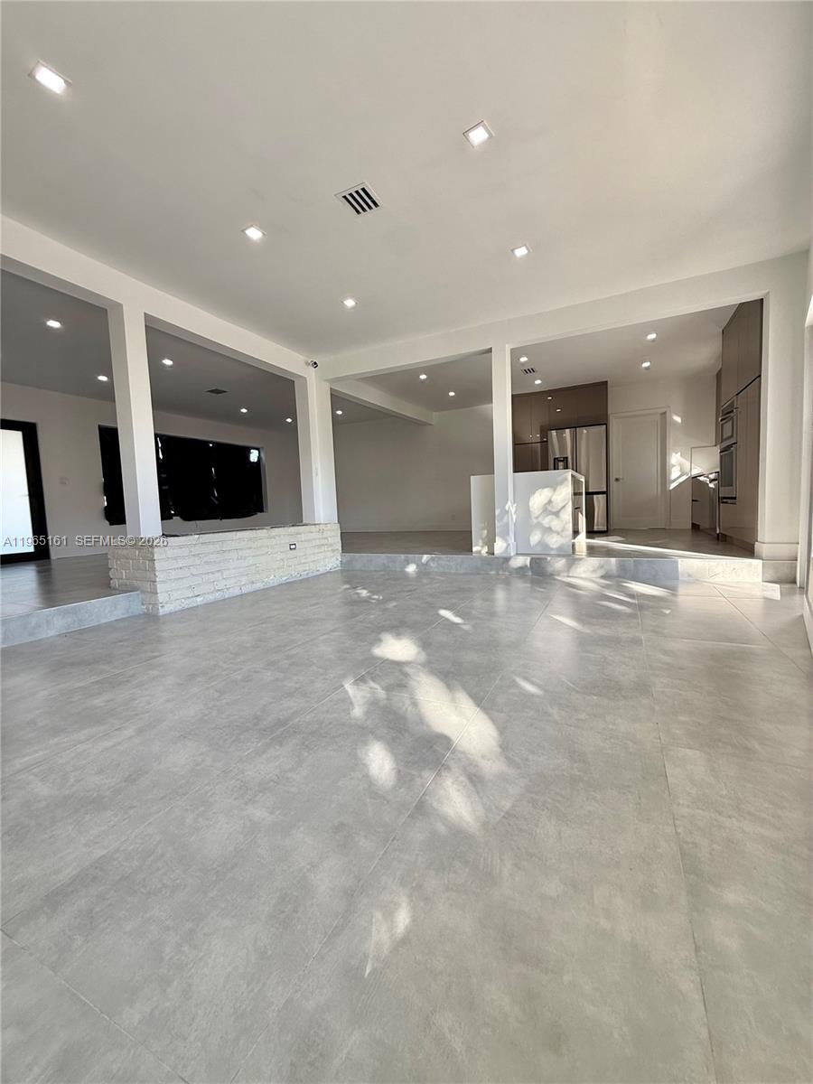 BREEZESWEPT ESTATES 1ST A - Residential