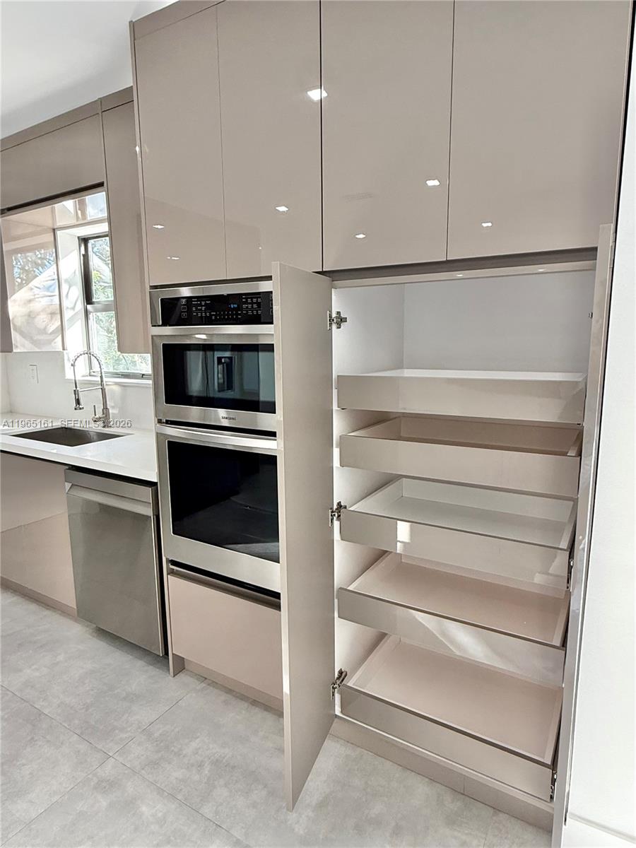 BREEZESWEPT ESTATES 1ST A - Residential