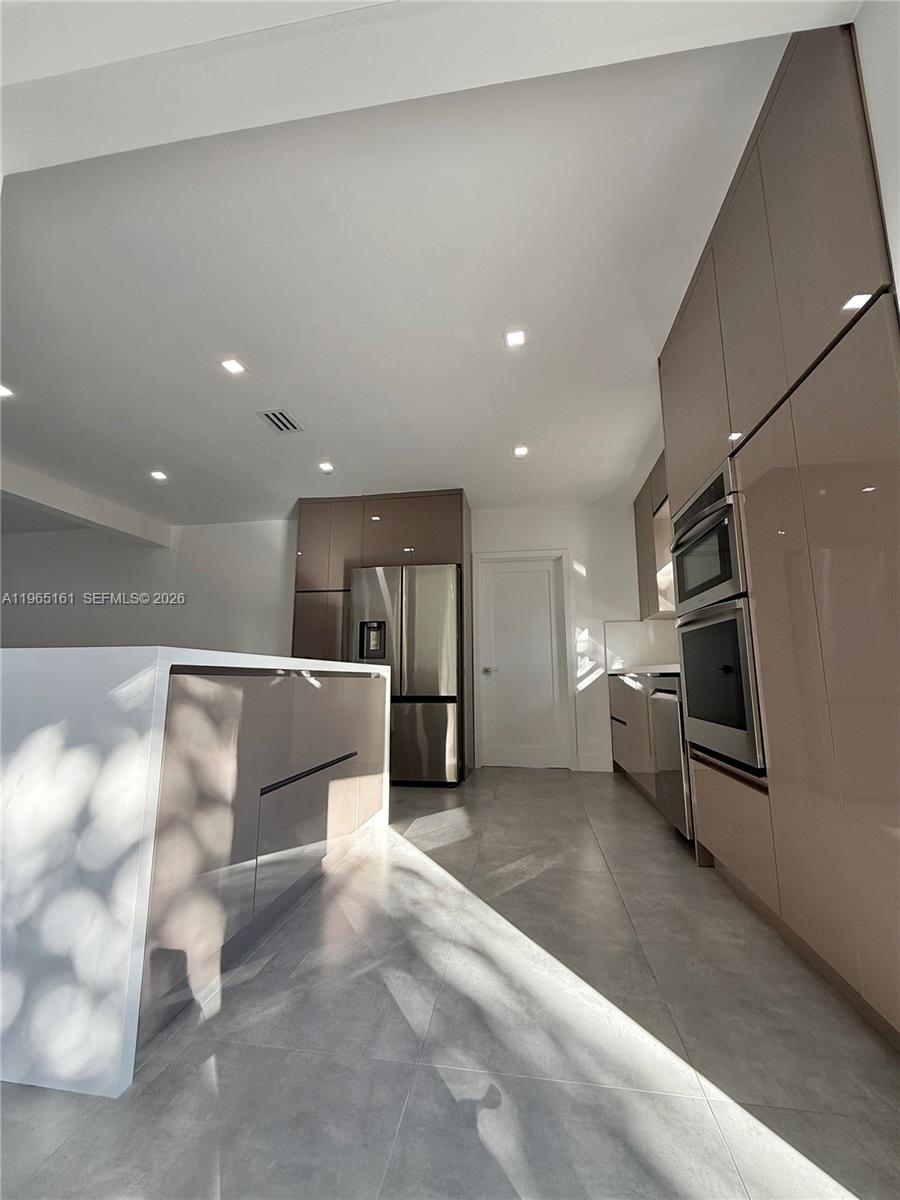 BREEZESWEPT ESTATES 1ST A - Residential