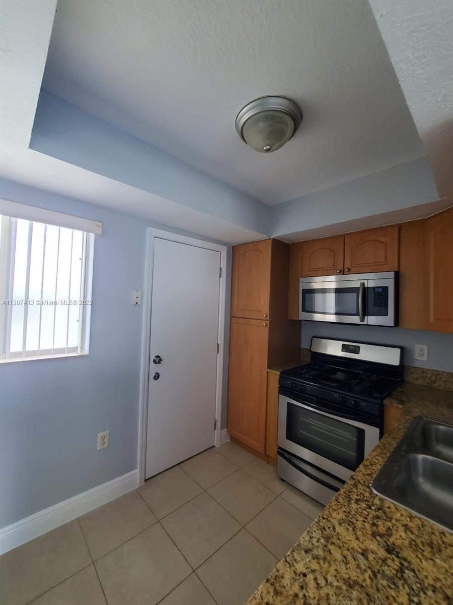 PARADISE AT DADELAND COND - Residential