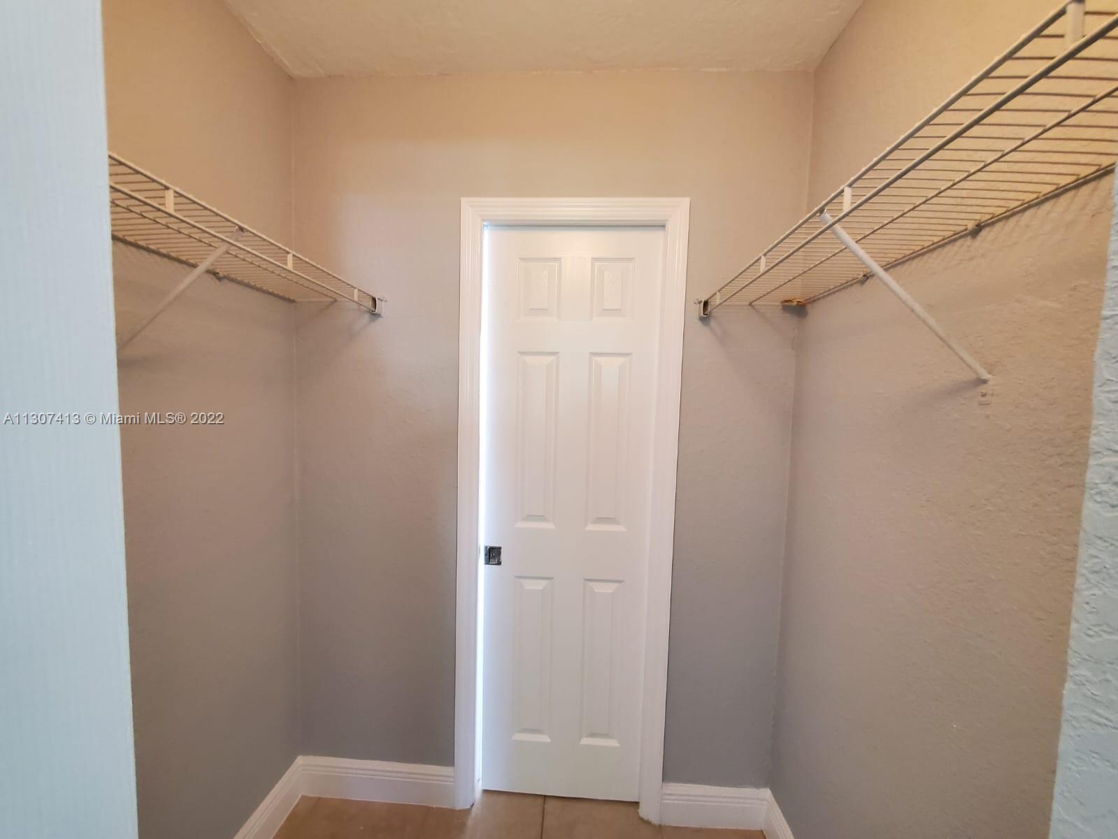 PARADISE AT DADELAND COND - Residential