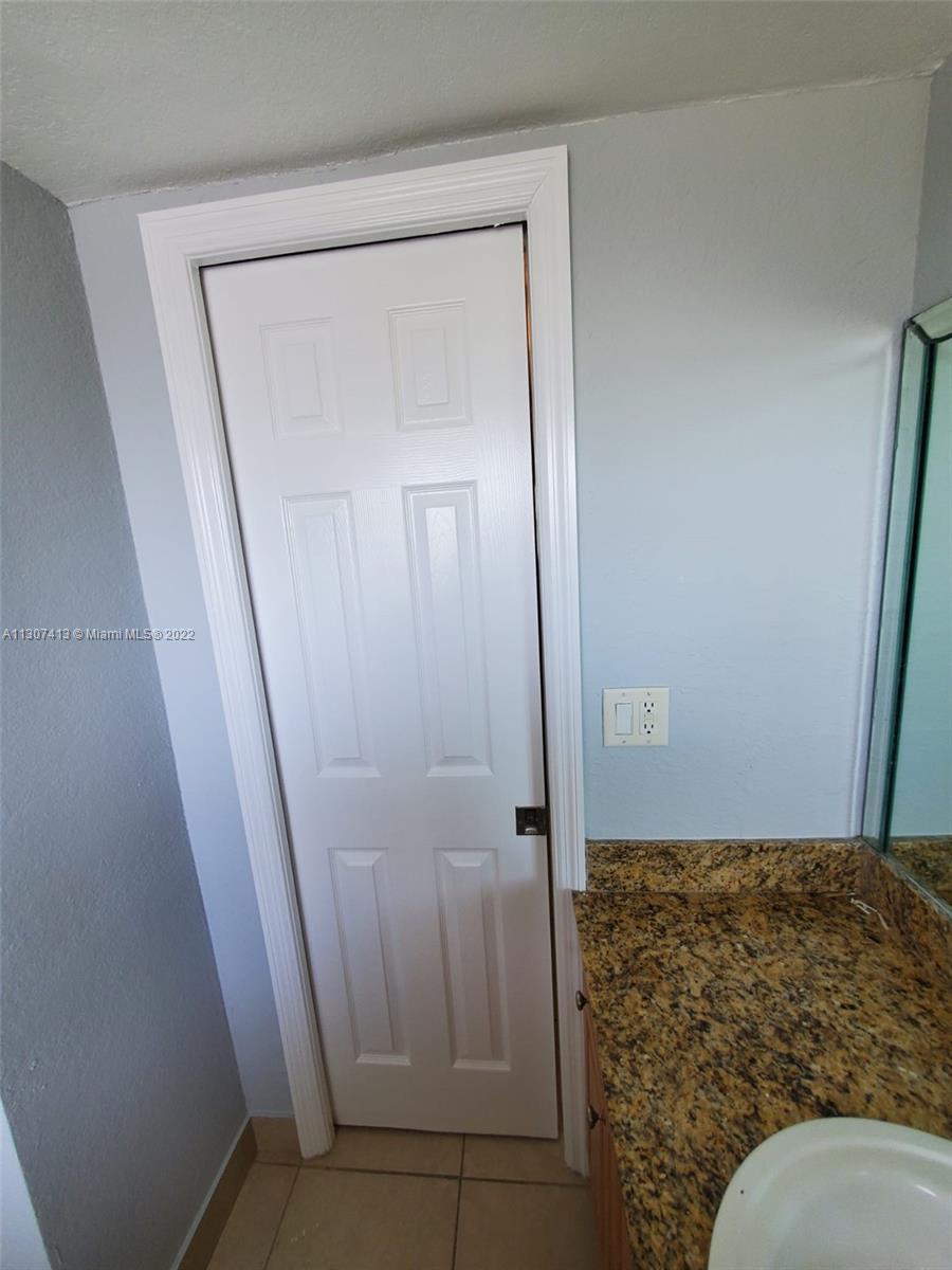 PARADISE AT DADELAND COND - Residential