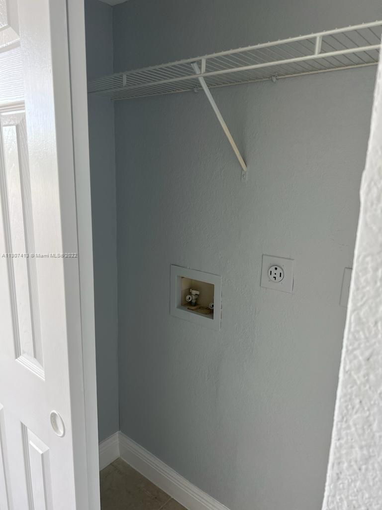 PARADISE AT DADELAND COND - Residential