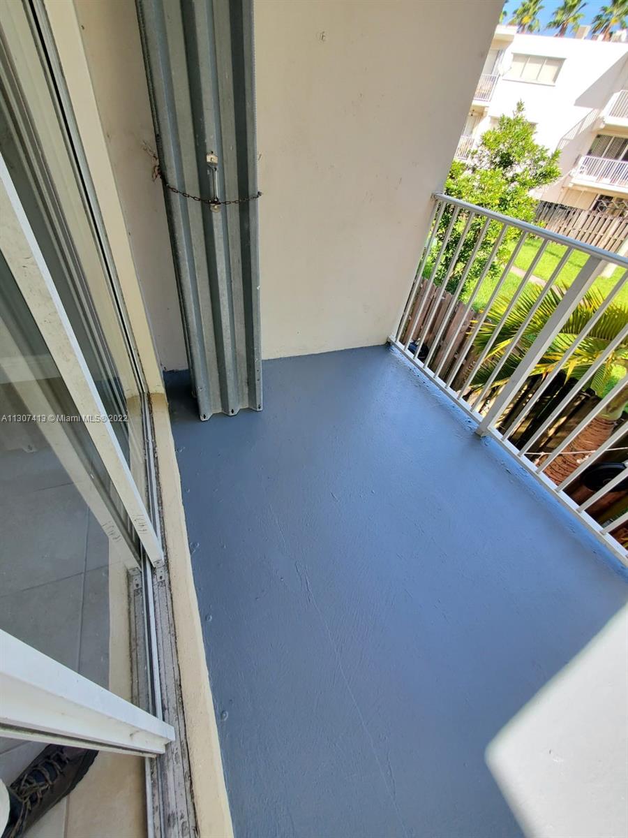 PARADISE AT DADELAND COND - Residential