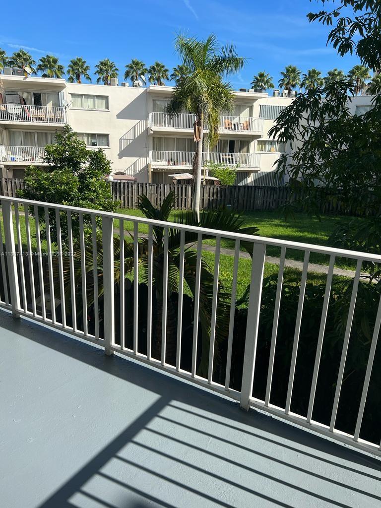 PARADISE AT DADELAND COND - Residential