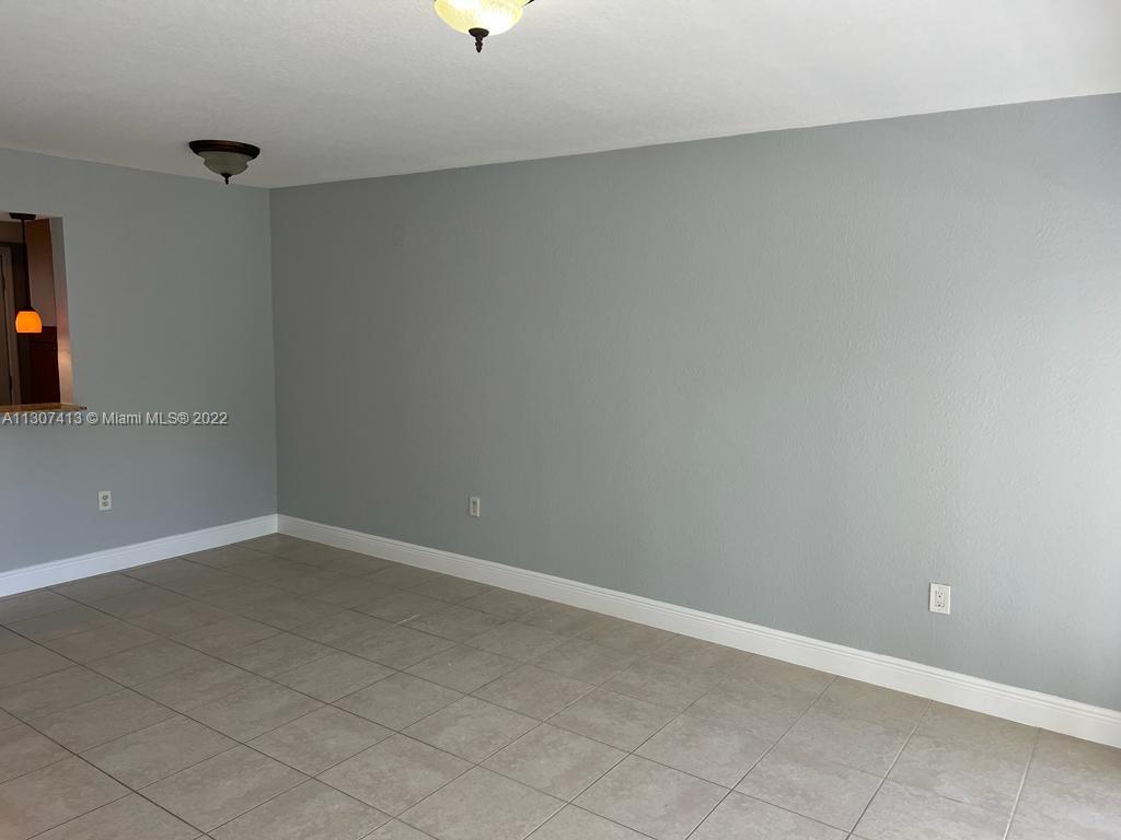 PARADISE AT DADELAND COND - Residential