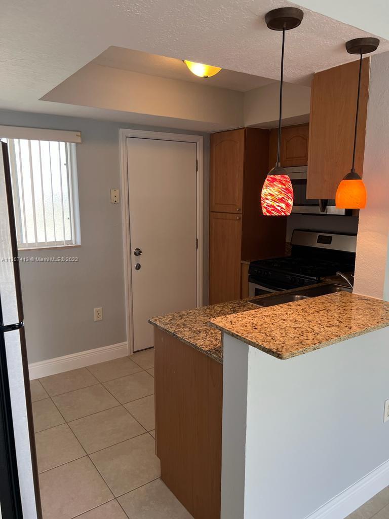 PARADISE AT DADELAND COND - Residential