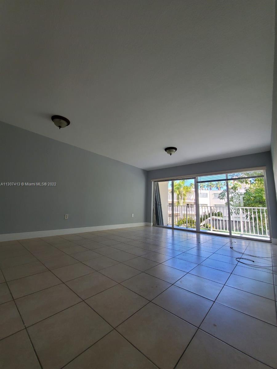 PARADISE AT DADELAND COND - Residential