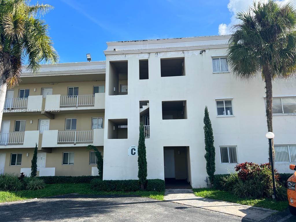 PARADISE AT DADELAND COND - Residential