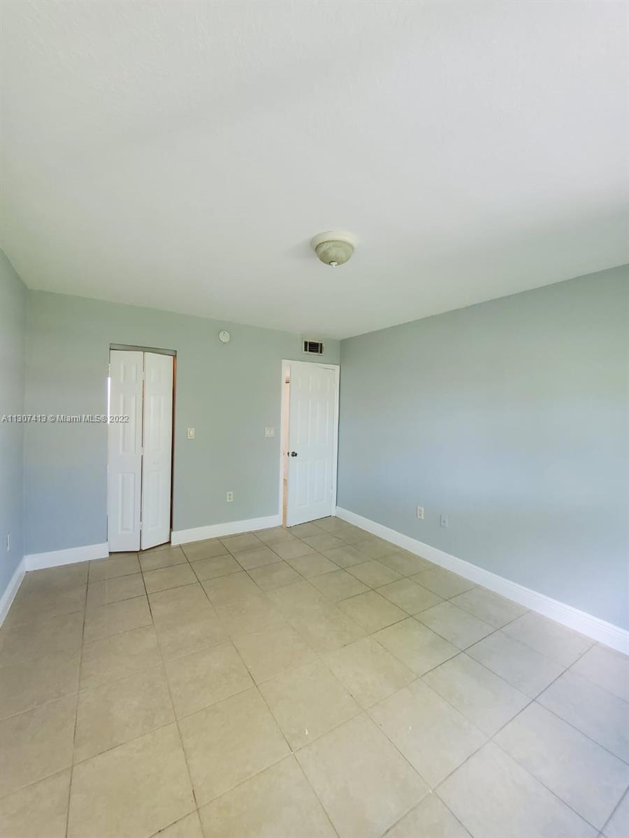 PARADISE AT DADELAND COND - Residential