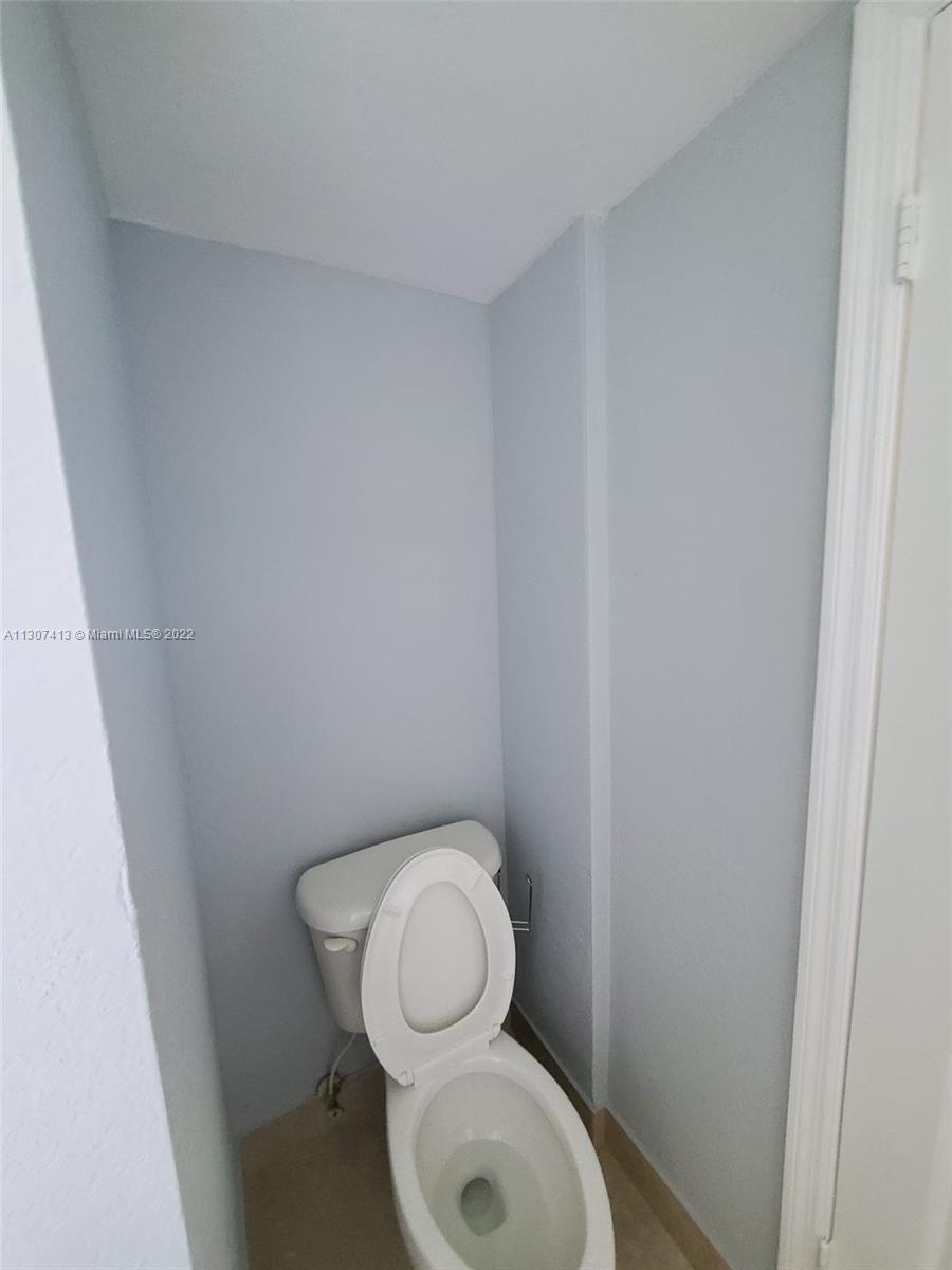 PARADISE AT DADELAND COND - Residential