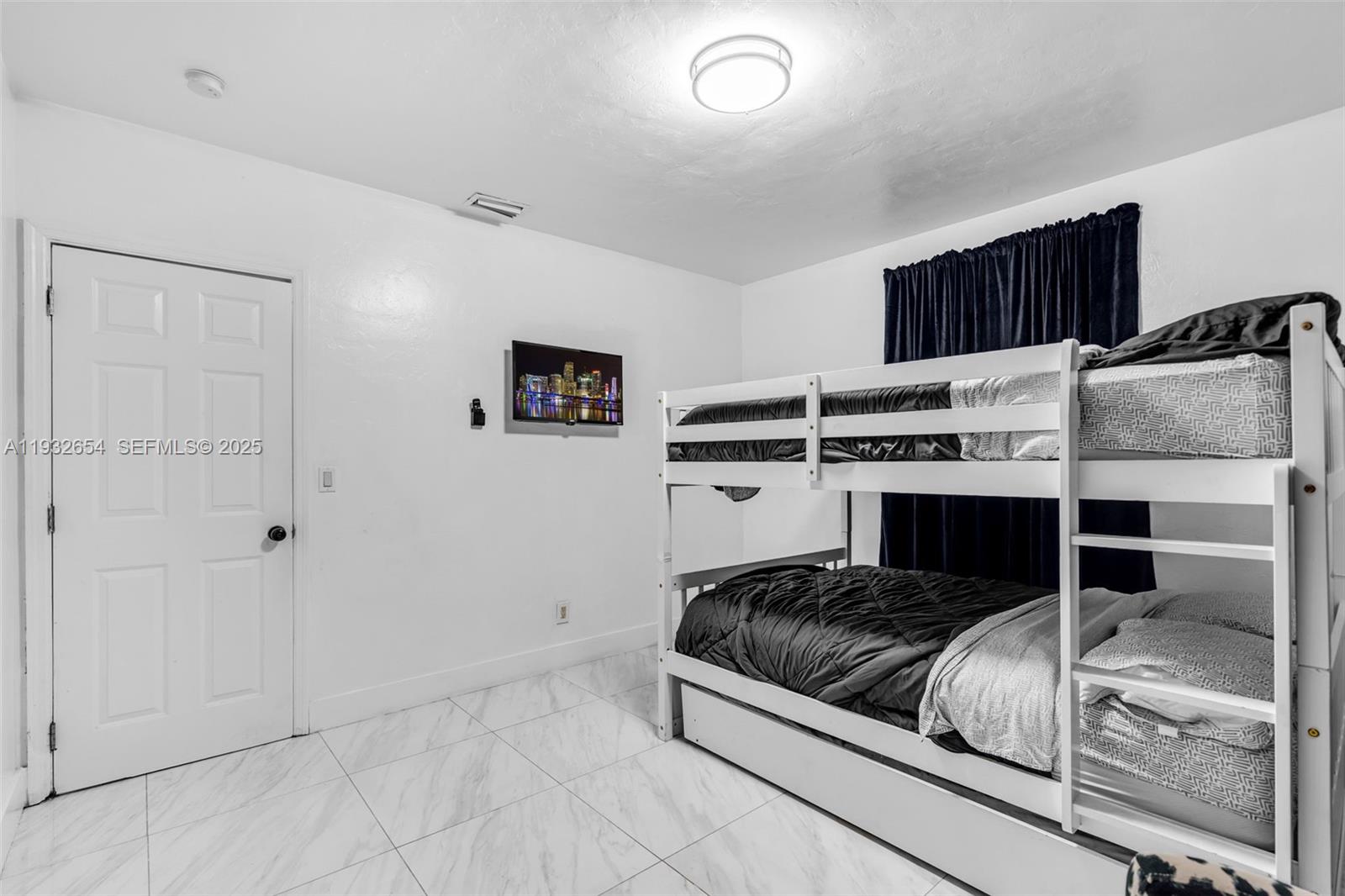 PLEASANT VILLAGE - Residential Lease