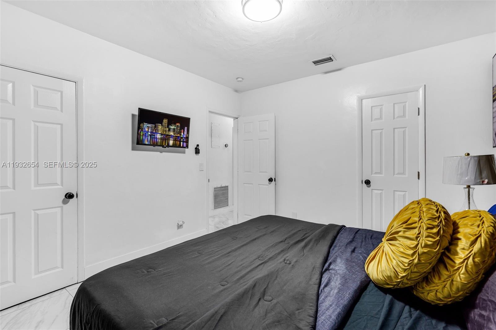 PLEASANT VILLAGE - Residential Lease