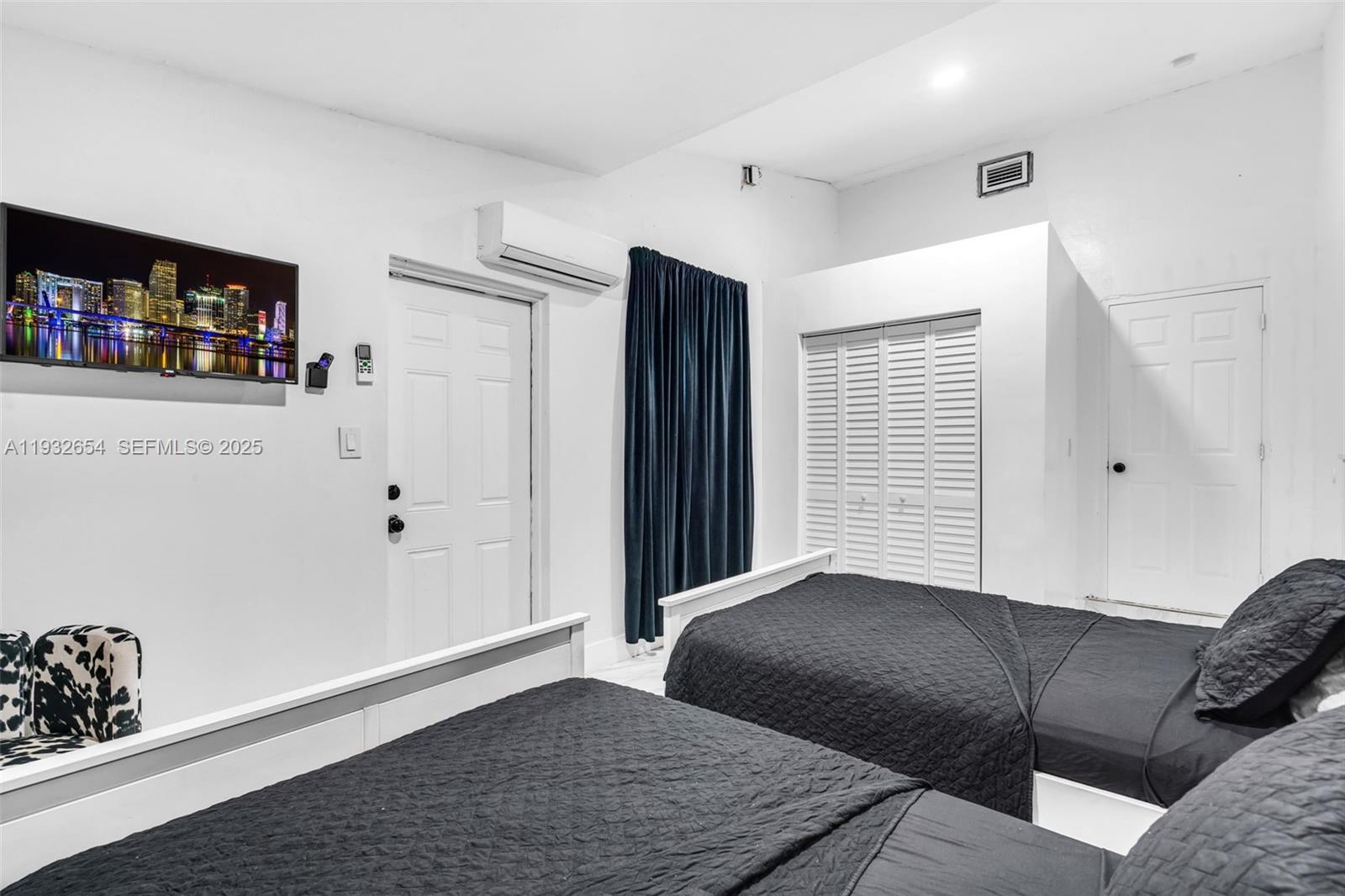 PLEASANT VILLAGE - Residential Lease