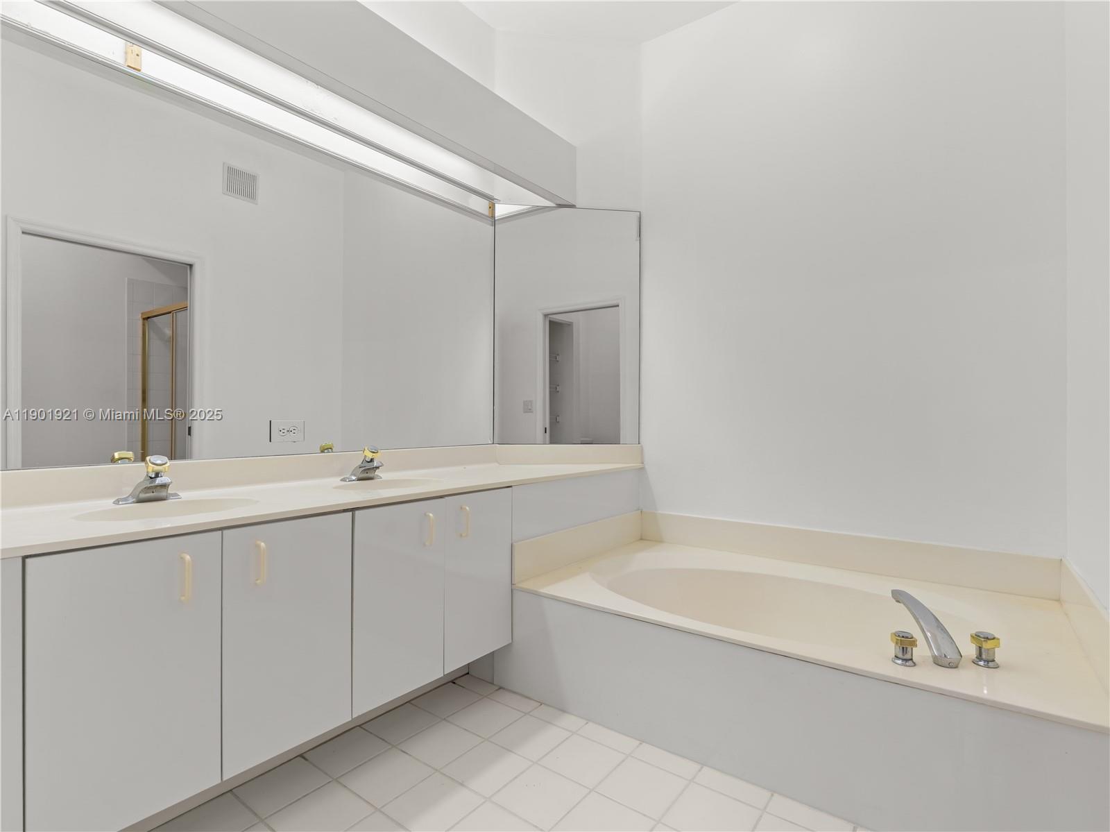 LOMBARDY REPLAT - Residential