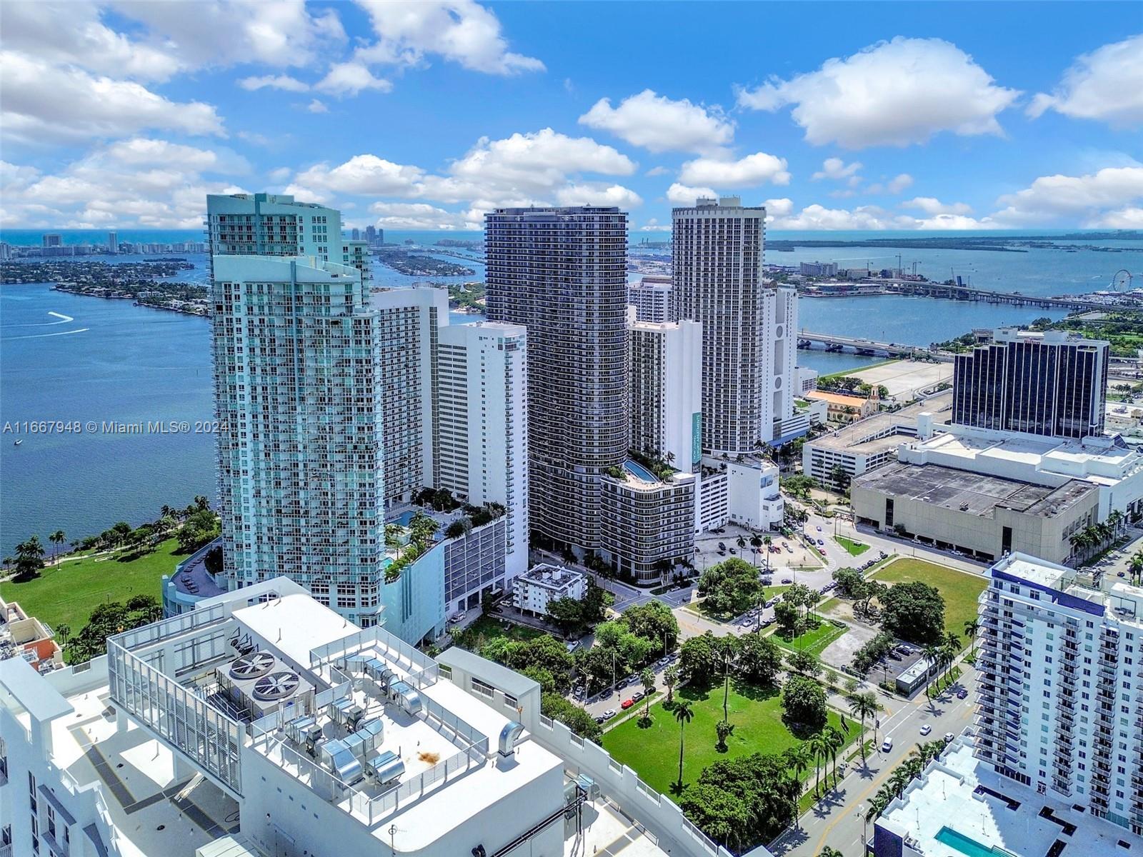 ARIA ON THE BAY CONDO - Residential